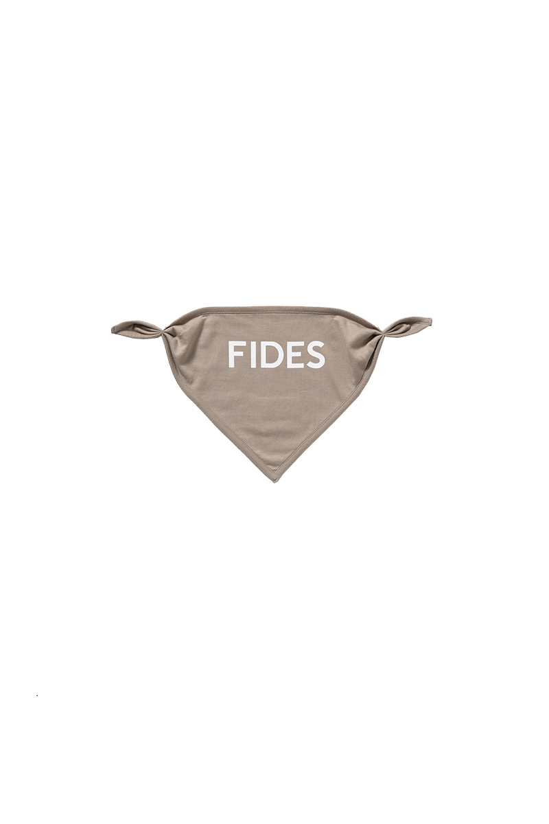 FIDES タグ付 LOGO BABY BIB – FIDES